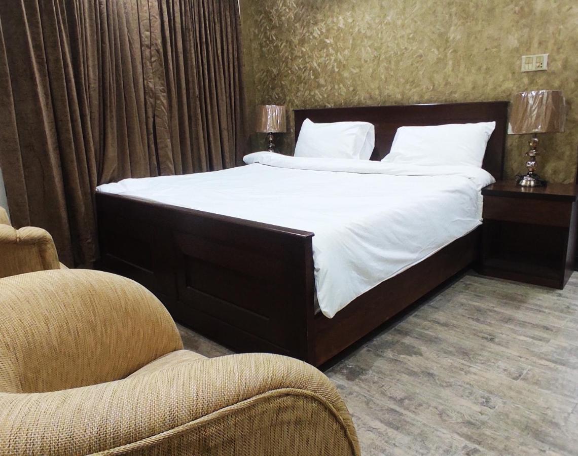 Hotel Daffodils ราวัลปินดี ภายนอก รูปภาพ