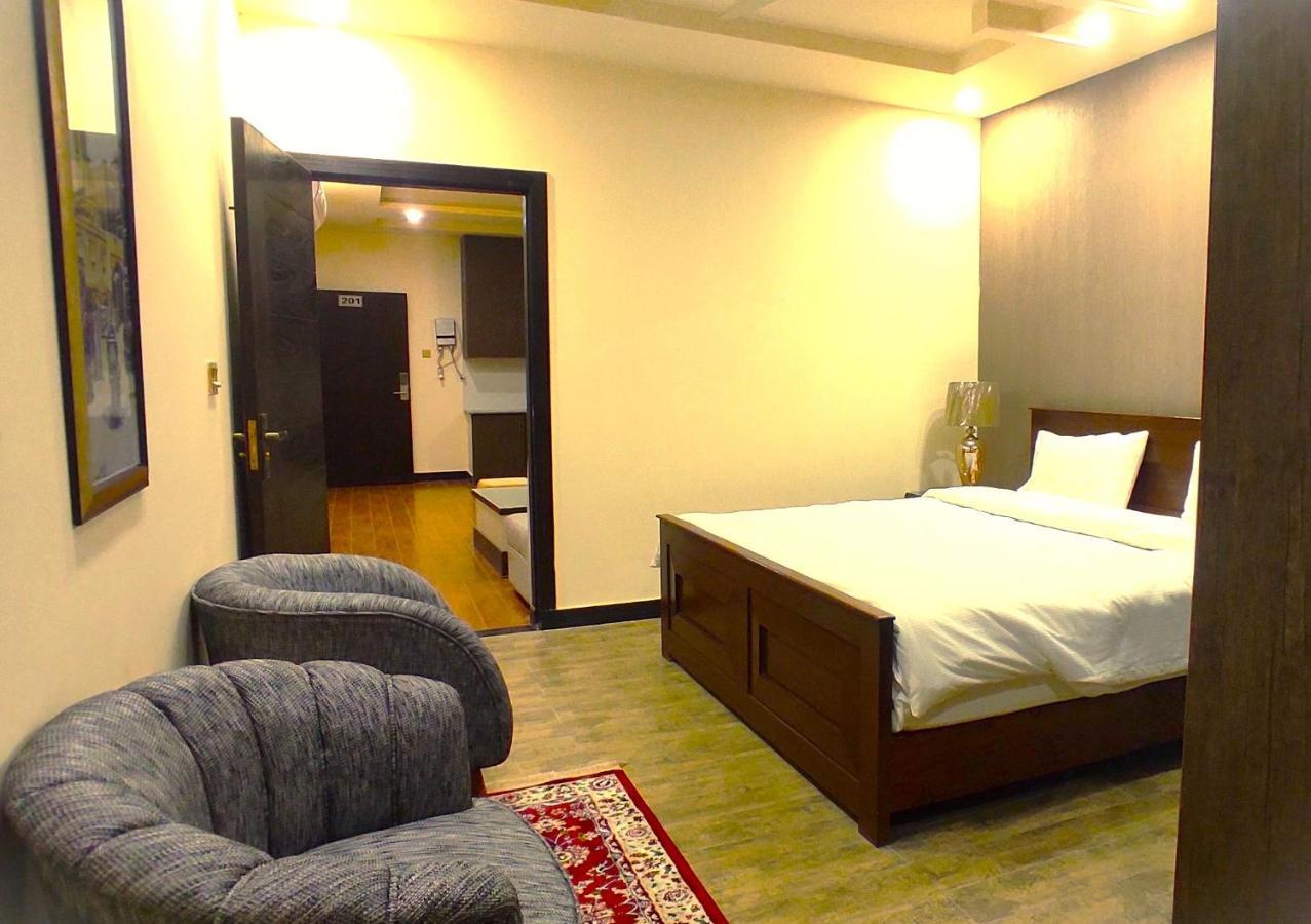 Hotel Daffodils ราวัลปินดี ภายนอก รูปภาพ