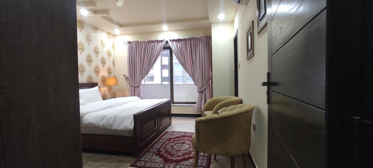 Hotel Daffodils ราวัลปินดี ภายนอก รูปภาพ