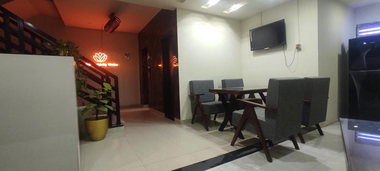 Hotel Daffodils ราวัลปินดี ภายนอก รูปภาพ