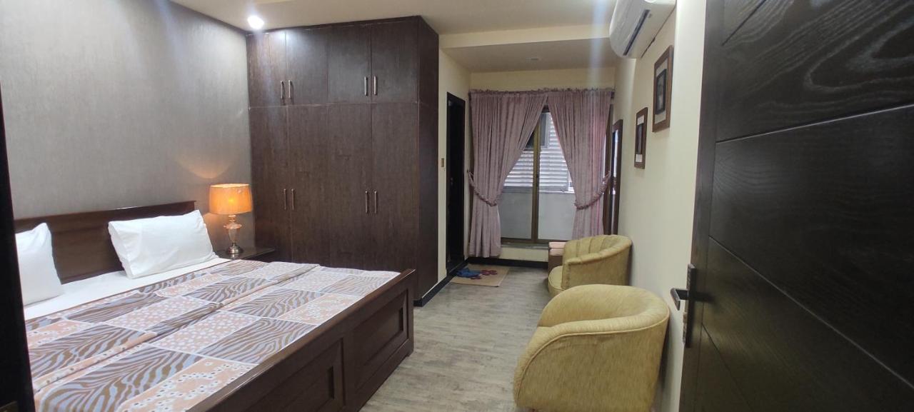 Hotel Daffodils ราวัลปินดี ภายนอก รูปภาพ