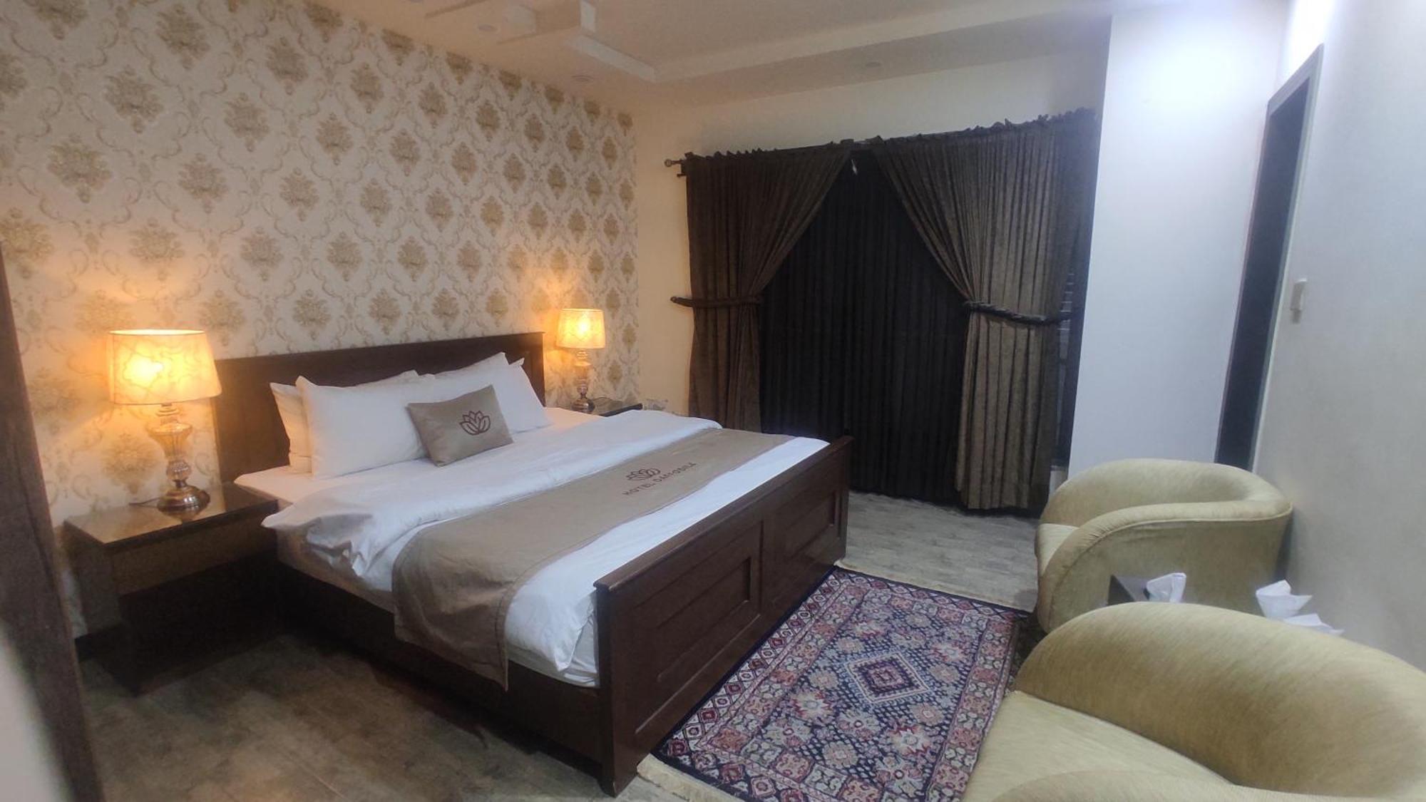 Hotel Daffodils ราวัลปินดี ภายนอก รูปภาพ