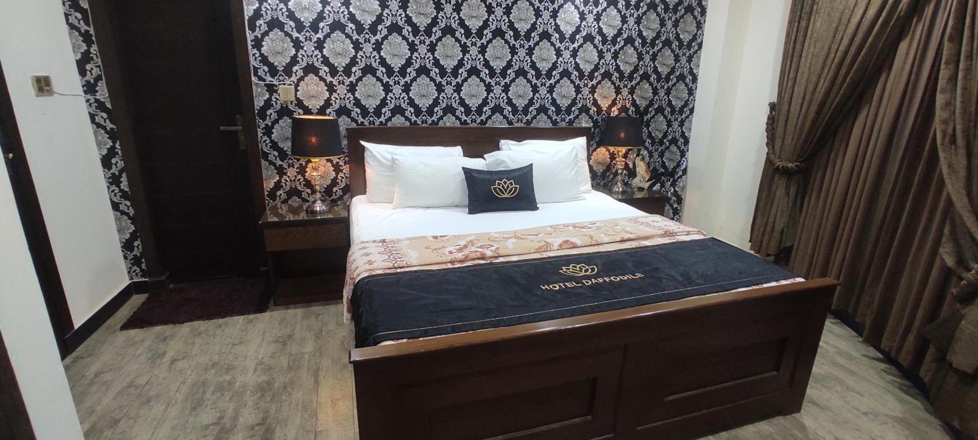Hotel Daffodils ราวัลปินดี ภายนอก รูปภาพ
