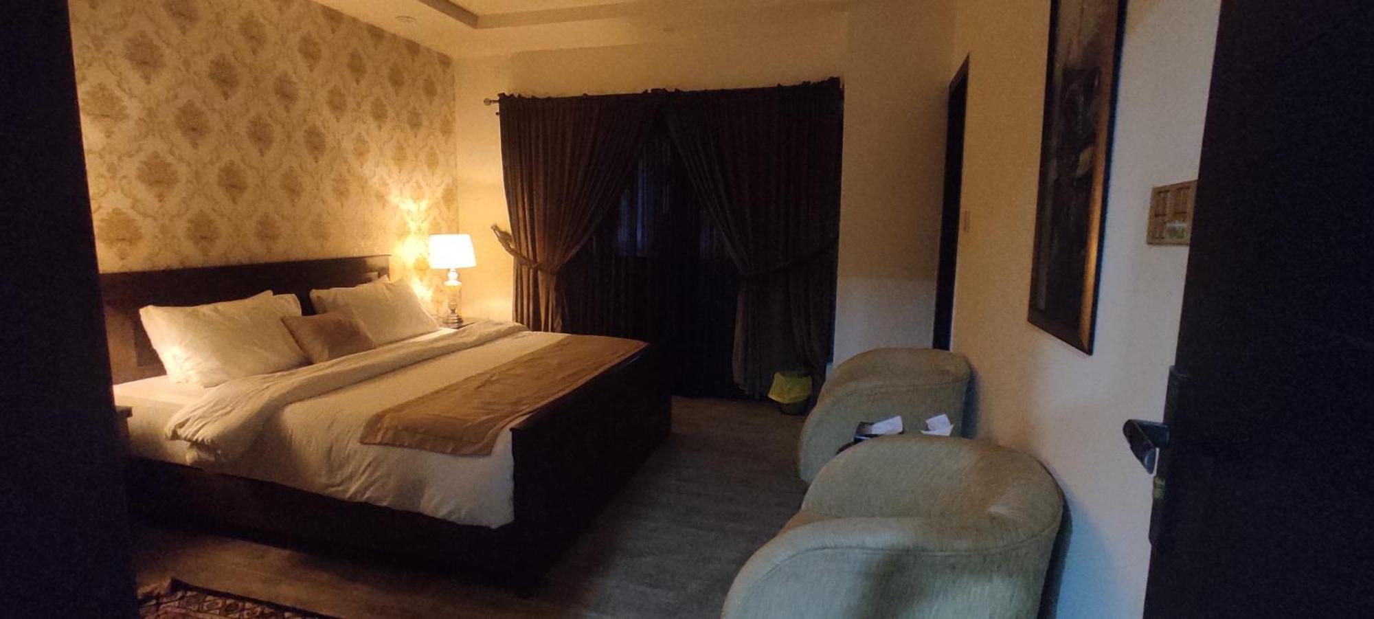 Hotel Daffodils ราวัลปินดี ภายนอก รูปภาพ
