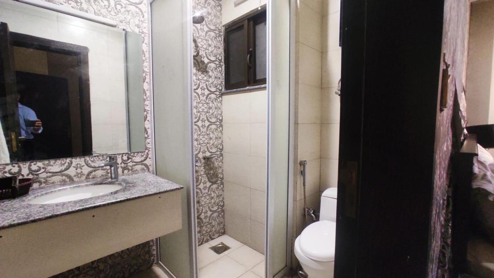 Hotel Daffodils ราวัลปินดี ภายนอก รูปภาพ